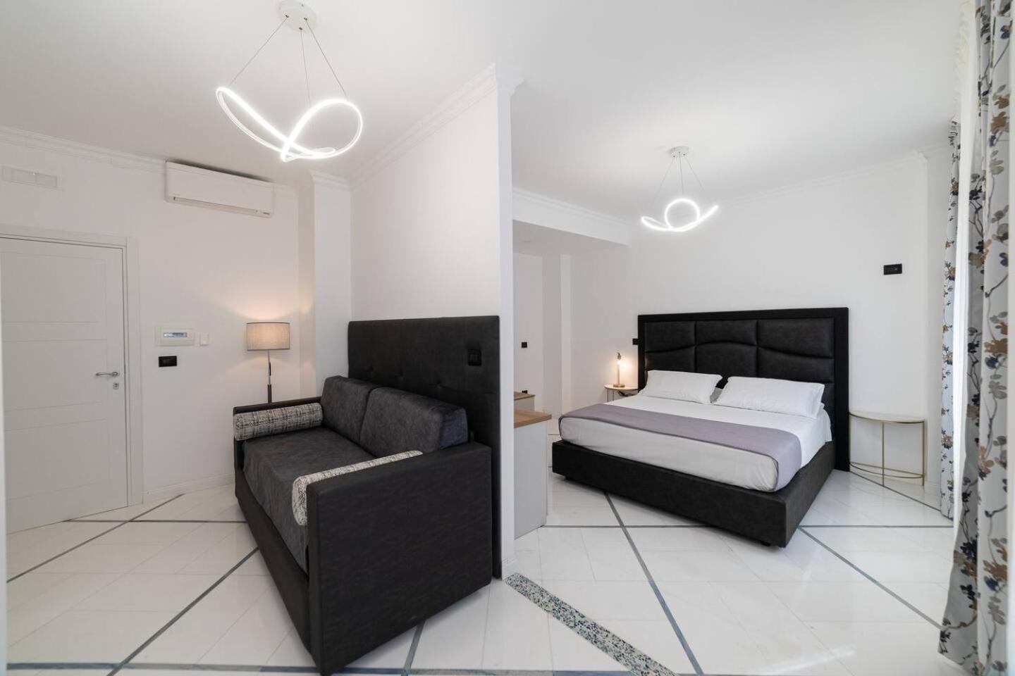 Apartments Hotel Real Suite Napoli Chiaia Mergellina Εξωτερικό φωτογραφία