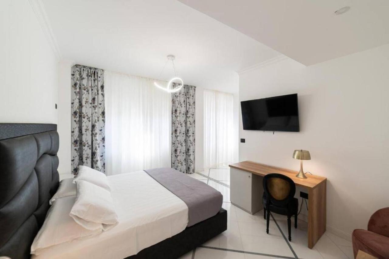 Apartments Hotel Real Suite Napoli Chiaia Mergellina Εξωτερικό φωτογραφία