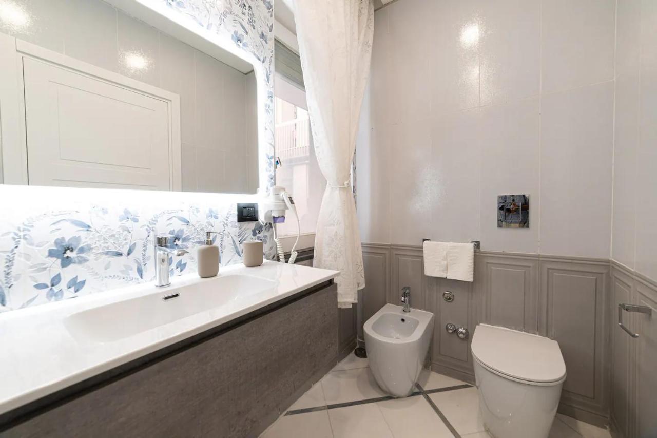 Apartments Hotel Real Suite Napoli Chiaia Mergellina Εξωτερικό φωτογραφία