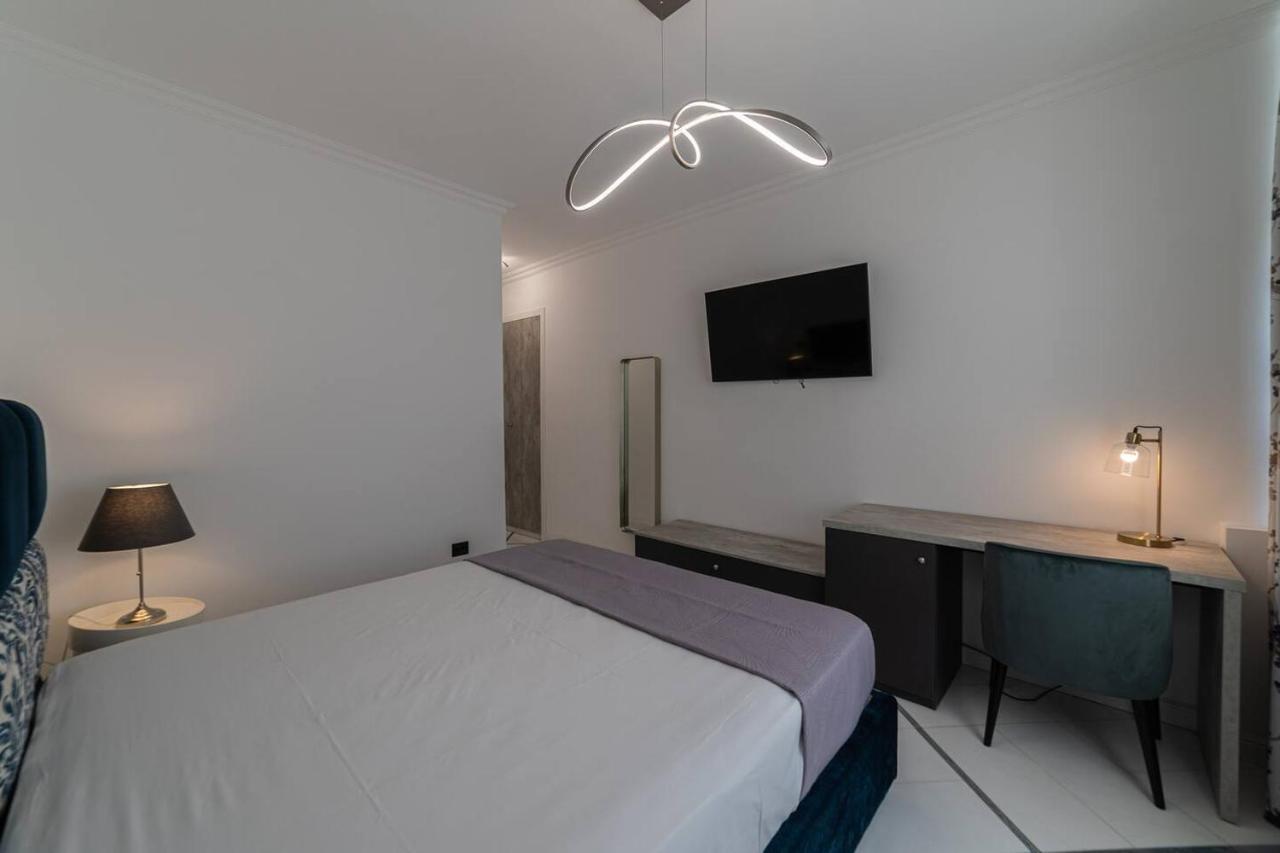 Apartments Hotel Real Suite Napoli Chiaia Mergellina Εξωτερικό φωτογραφία