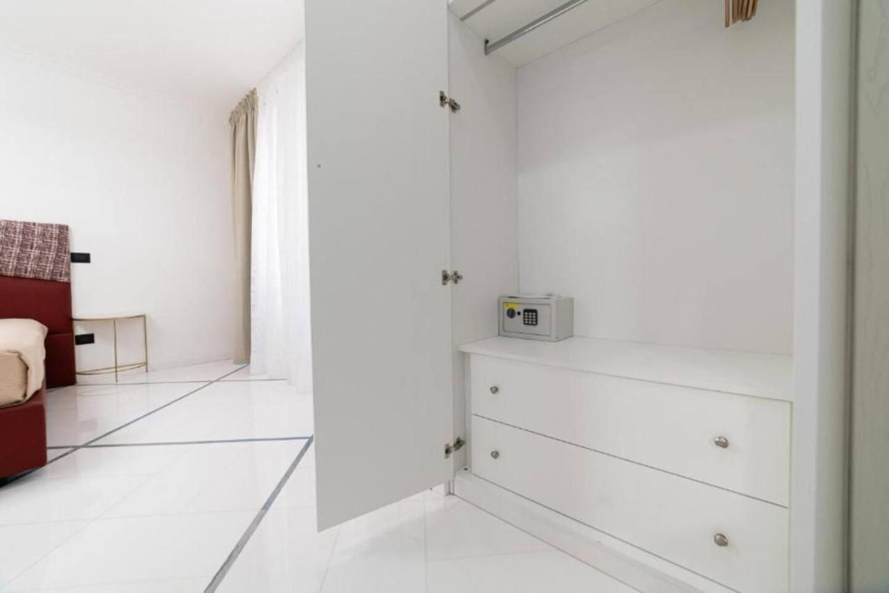 Apartments Hotel Real Suite Napoli Chiaia Mergellina Εξωτερικό φωτογραφία