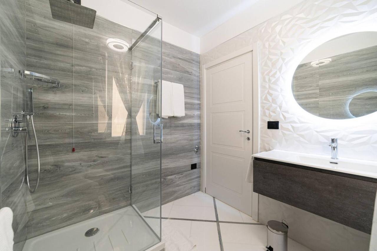 Apartments Hotel Real Suite Napoli Chiaia Mergellina Εξωτερικό φωτογραφία