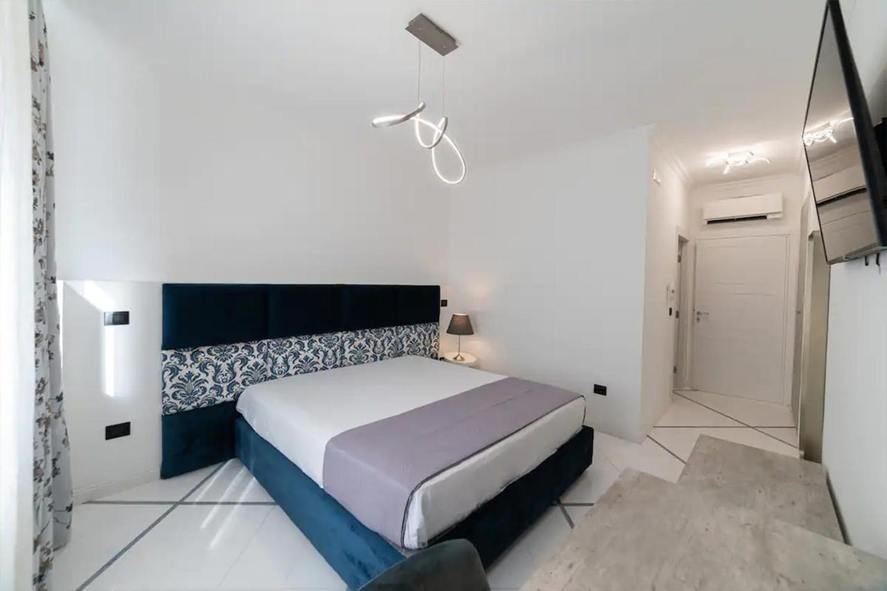 Apartments Hotel Real Suite Napoli Chiaia Mergellina Εξωτερικό φωτογραφία