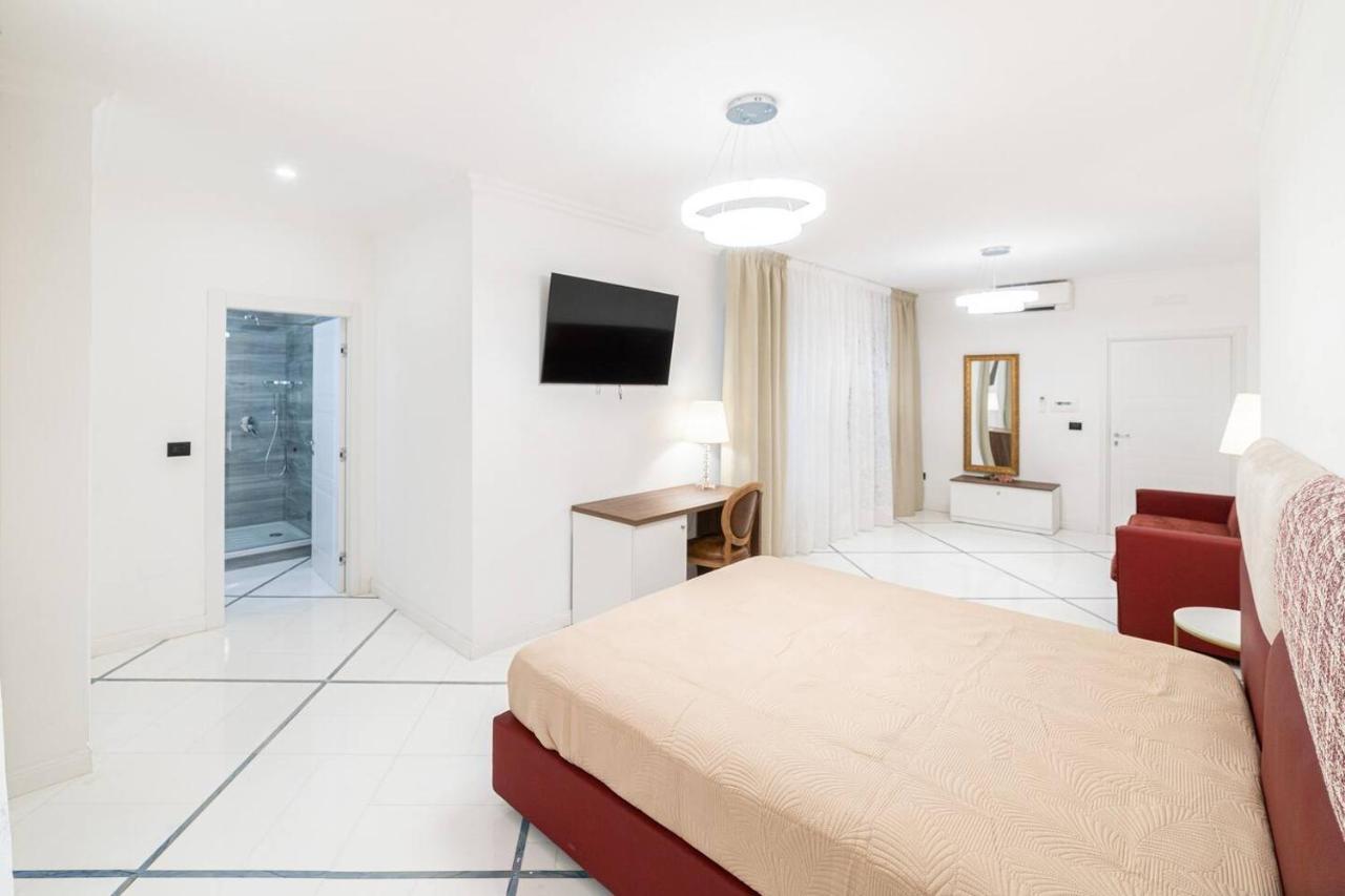 Apartments Hotel Real Suite Napoli Chiaia Mergellina Εξωτερικό φωτογραφία